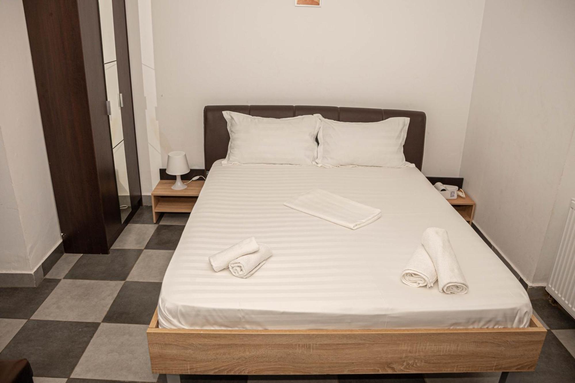 Occidental Wise Transit Hotel Bucarest Habitación foto